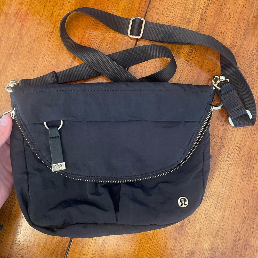 All festival Lululemon bag